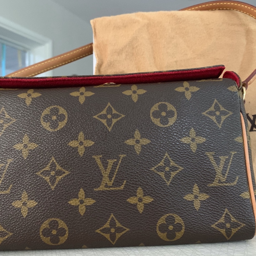 Louis Vuitton Monogram Clutch
